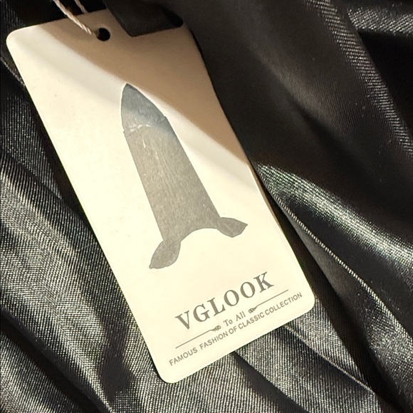 Elegant Black Cape with hood - Picture 5 of 5